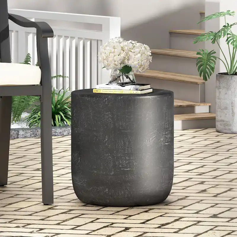 Table d'appoint en béton léger